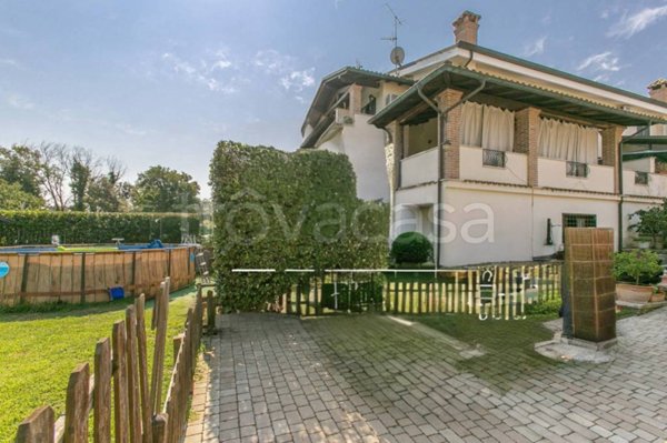 casa indipendente in vendita a Pomezia