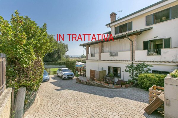 casa indipendente in vendita a Pomezia
