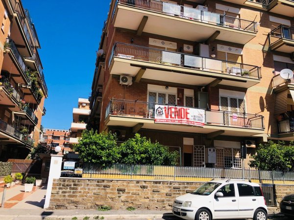 appartamento in vendita a Pomezia in zona Torvaianica
