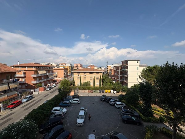 appartamento in vendita a Pomezia