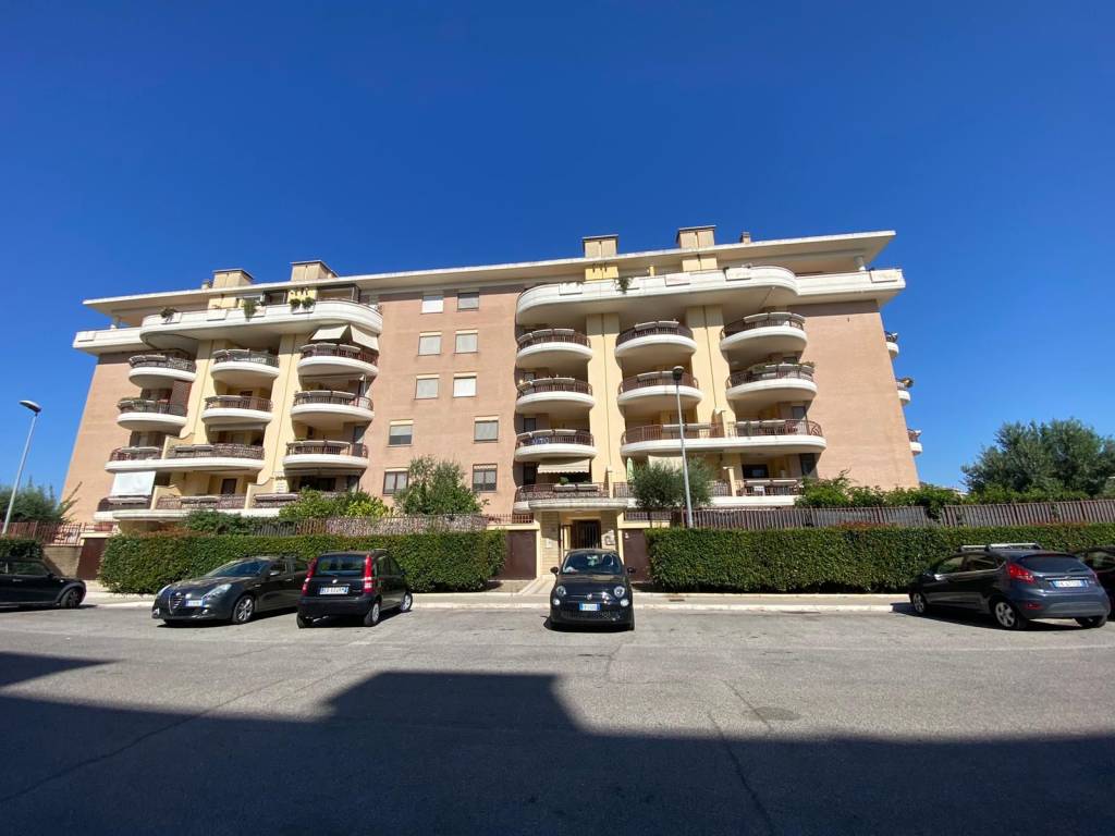 appartamento in vendita a Pomezia