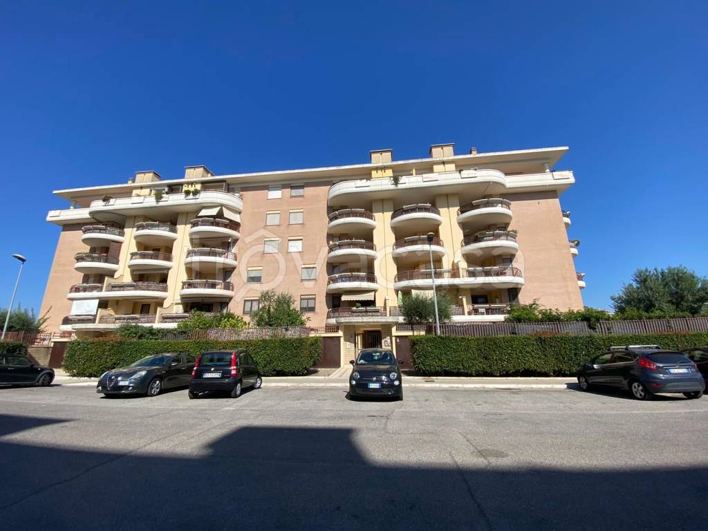 appartamento in vendita a Pomezia