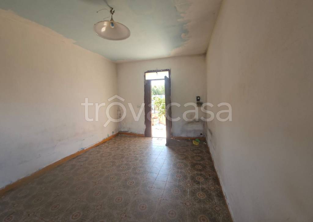 casa indipendente in vendita a Pomezia in zona Pratica di Mare