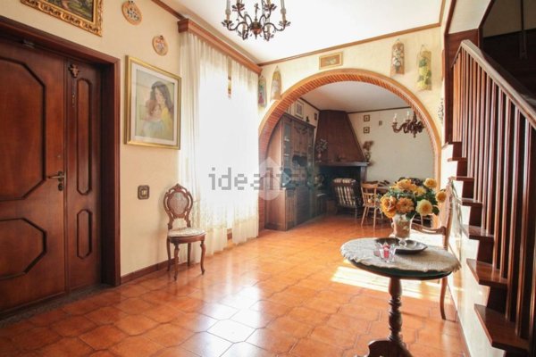 casa indipendente in vendita a Pomezia