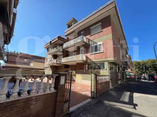 appartamento in vendita a Pomezia in zona Torvaianica