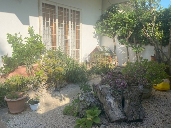 casa indipendente in vendita a Pomezia