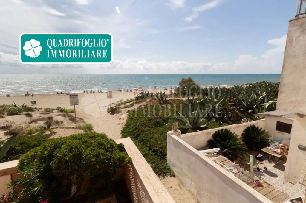 appartamento in vendita a Pomezia in zona Torvaianica