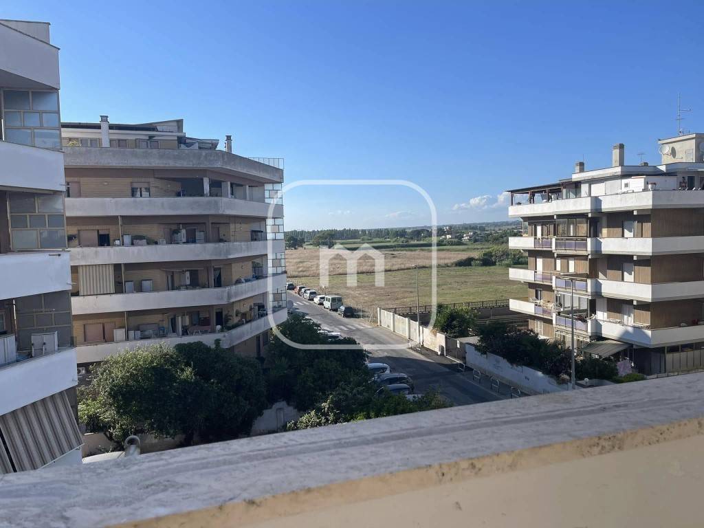 appartamento in vendita a Pomezia in zona Torvaianica