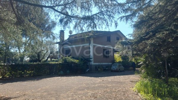 casa indipendente in vendita a Pomezia