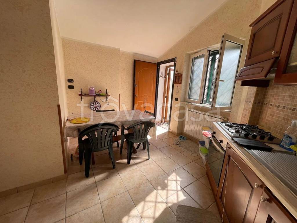 appartamento in vendita a Pomezia in zona Torvaianica