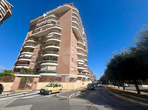 appartamento in vendita a Pomezia in zona Colli di Enea