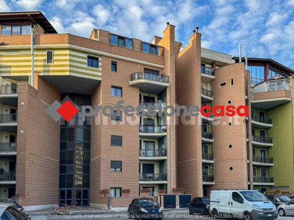 appartamento in vendita a Pomezia in zona Pratica di Mare