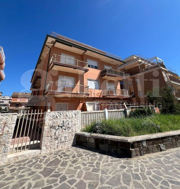 appartamento in vendita a Pomezia in zona Torvaianica