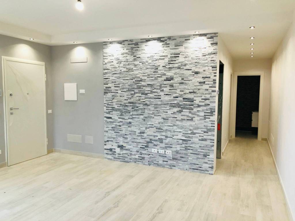 casa indipendente in vendita a Pomezia in zona Torvaianica Alta