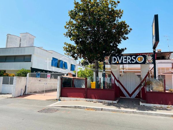 appartamento in vendita a Pomezia in zona Torvaianica