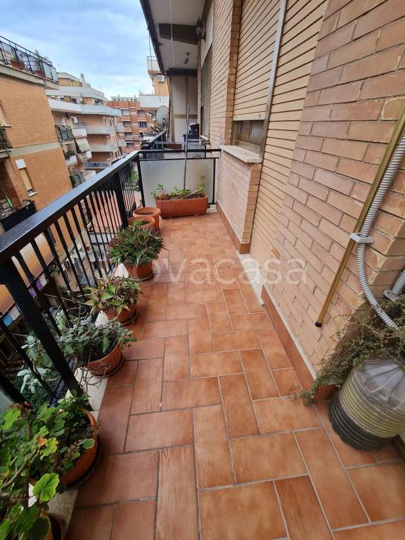 appartamento in vendita a Pomezia in zona Torvaianica