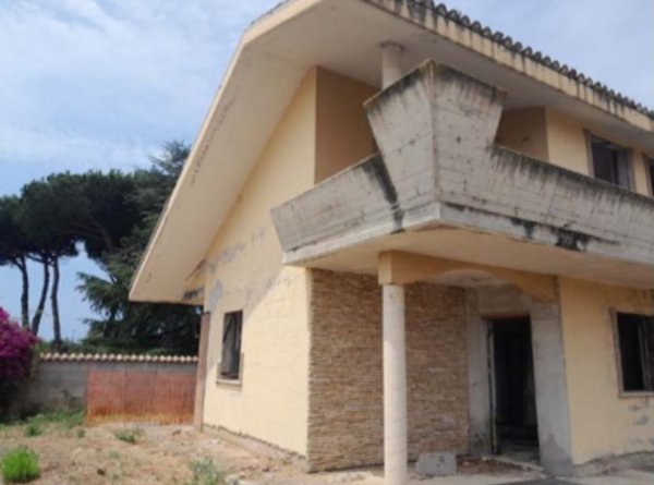 appartamento in vendita a Pomezia in zona Campo Jemini