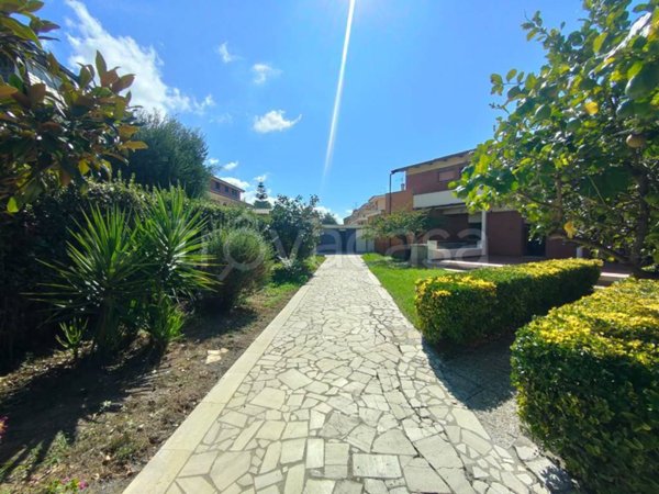 appartamento in vendita a Pomezia in zona Torvaianica