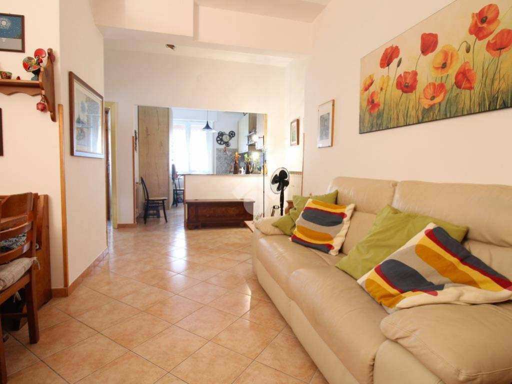 appartamento in vendita a Pomezia in zona Torvaianica