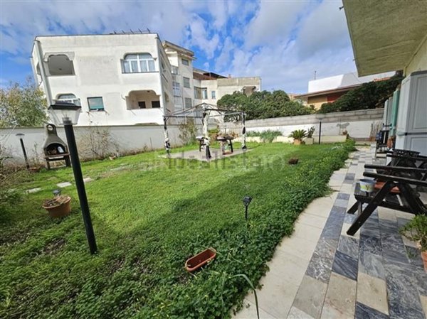appartamento in vendita a Pomezia in zona Torvaianica