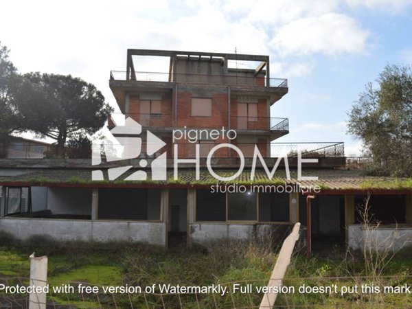 villa in vendita a Pomezia in zona Santa Procula