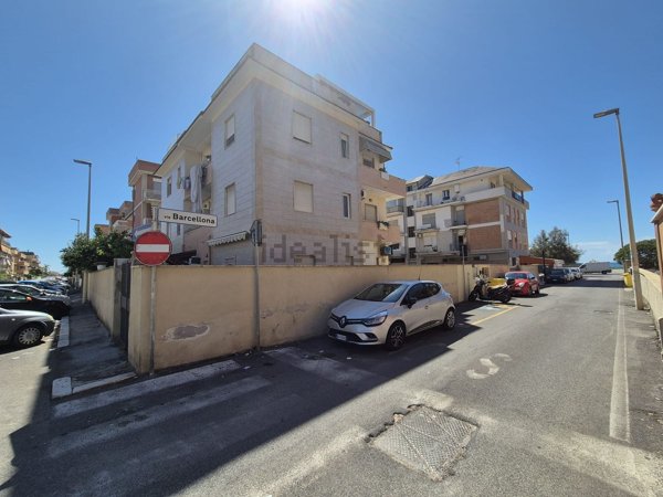 appartamento in vendita a Pomezia in zona Torvaianica