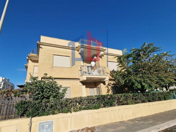 appartamento in vendita a Pomezia in zona Torvaianica