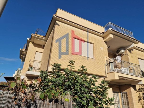 appartamento in vendita a Pomezia in zona Torvaianica