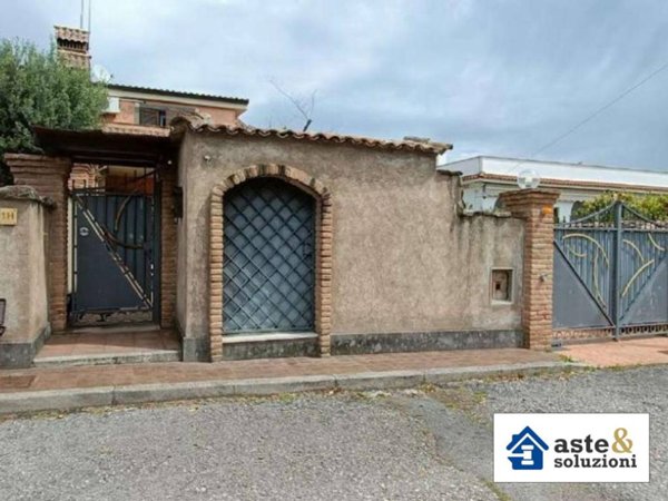 casa indipendente in vendita a Pomezia
