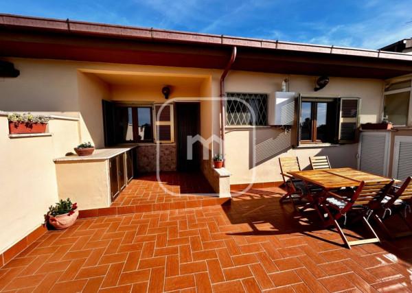 casa indipendente in vendita a Pomezia in zona Pratica di Mare