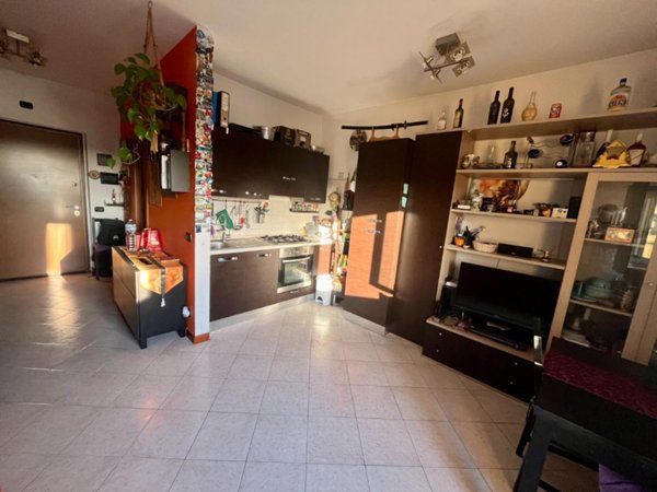 appartamento in vendita a Pomezia in zona Pratica di Mare