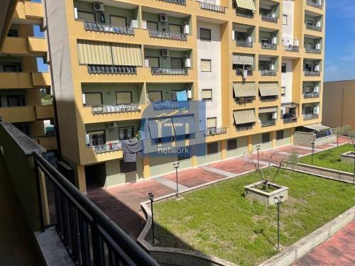 appartamento in vendita a Pomezia in zona Pratica di Mare