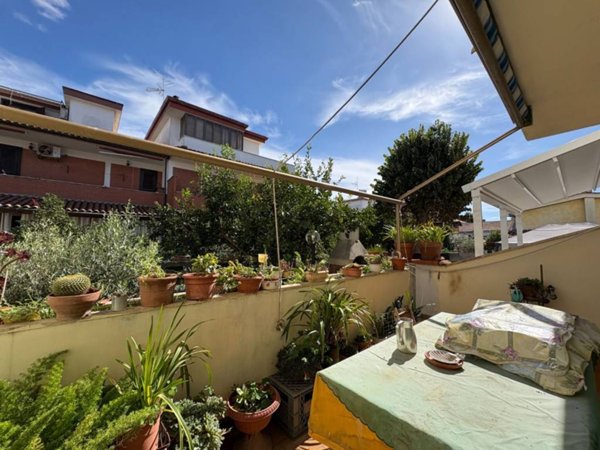 casa indipendente in vendita a Pomezia in zona Campo Selva