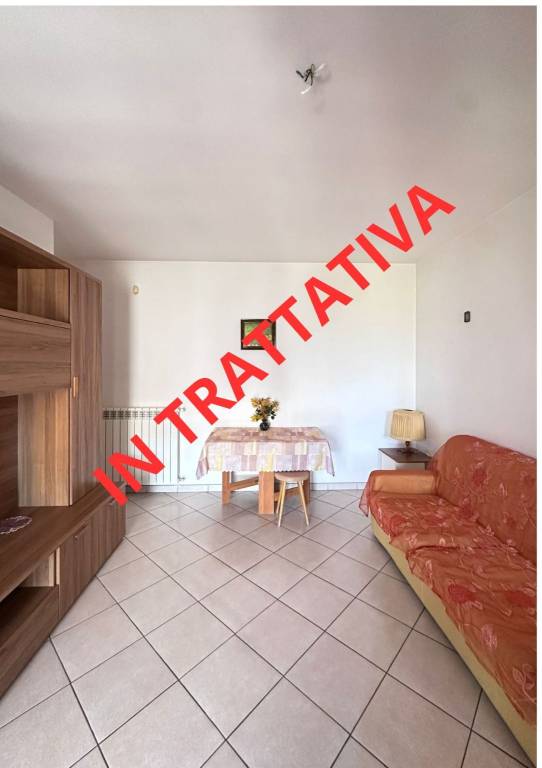 appartamento in vendita a Pomezia in zona Santa Palomba