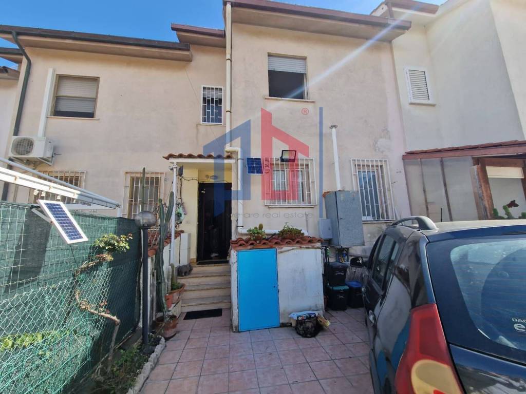 casa indipendente in vendita a Pomezia in zona Campo Selva