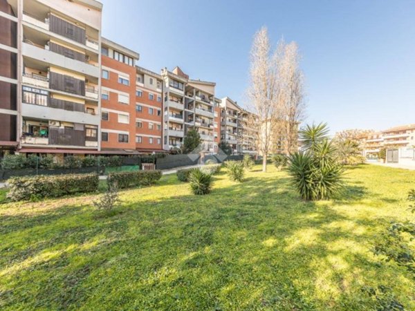 appartamento in vendita a Pomezia in zona Santa Palomba