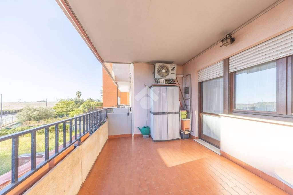 appartamento in vendita a Pomezia in zona Santa Palomba