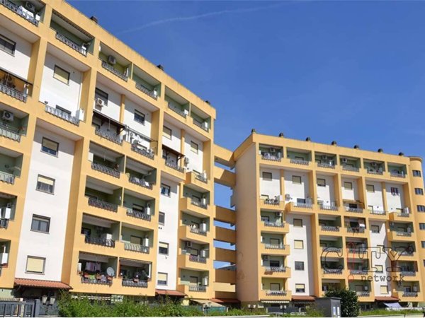 appartamento in vendita a Pomezia in zona Pratica di Mare