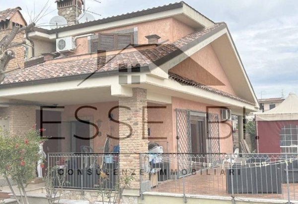 casa indipendente in vendita a Pomezia in zona Campo Jemini