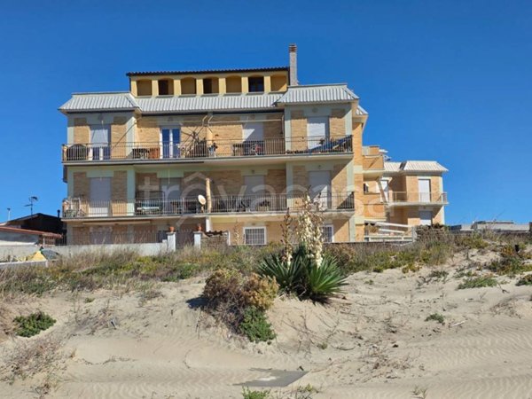 appartamento in vendita a Pomezia in zona Torvaianica