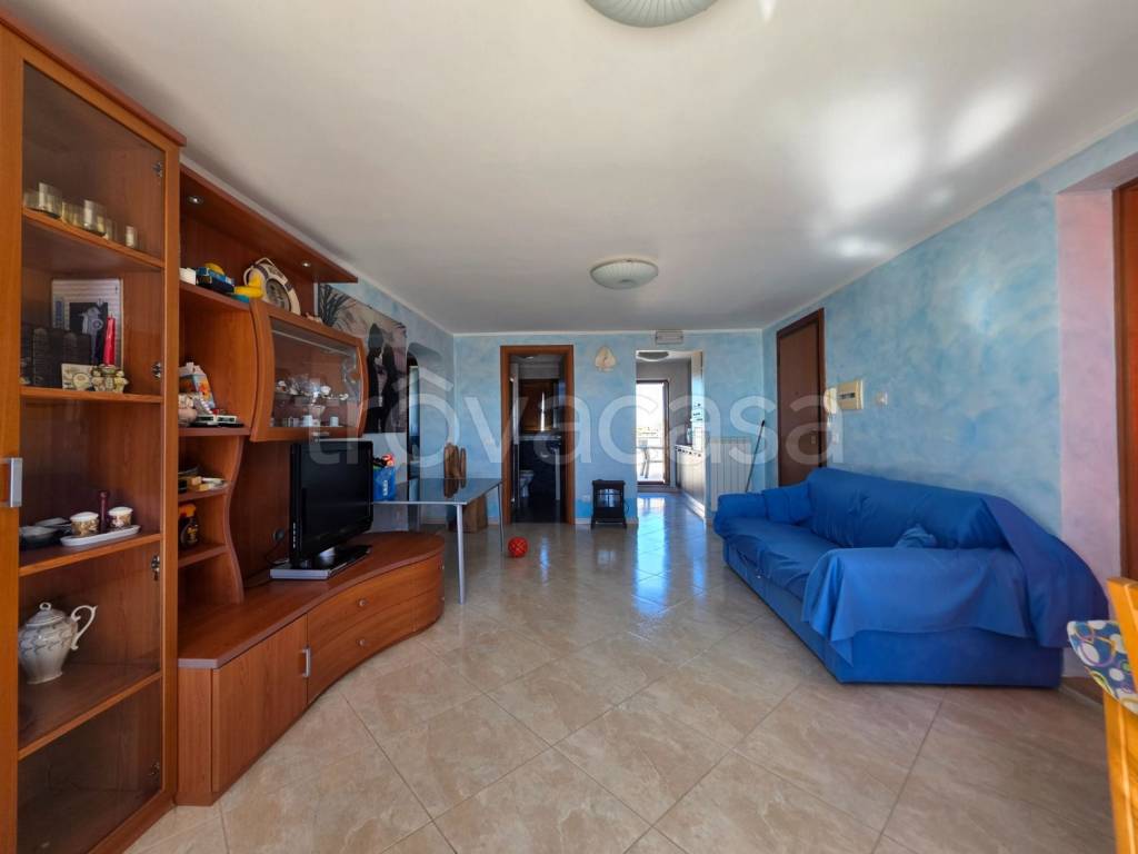 appartamento in vendita a Pomezia in zona Torvaianica