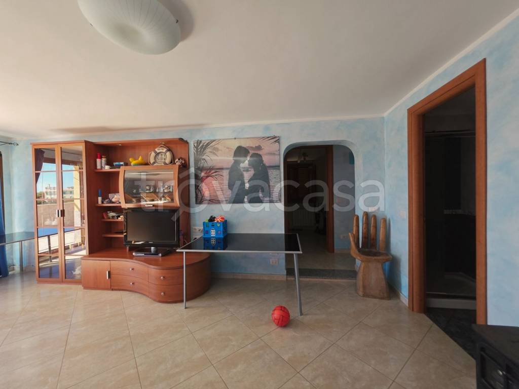 appartamento in vendita a Pomezia in zona Torvaianica