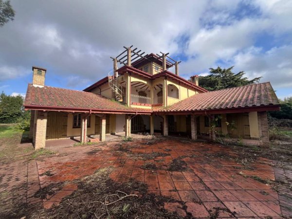 casa indipendente in vendita a Pomezia in zona Santa Palomba