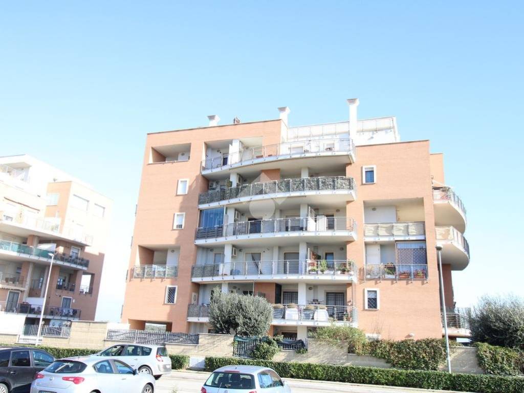appartamento in vendita a Pomezia