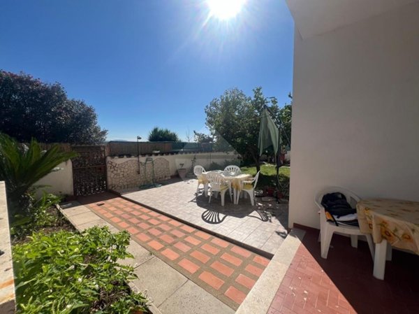 appartamento in vendita a Pomezia in zona Torvaianica