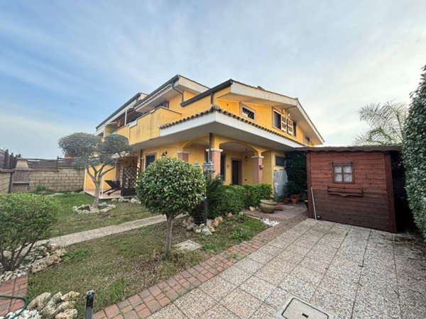 casa indipendente in vendita a Pomezia in zona Campo Jemini