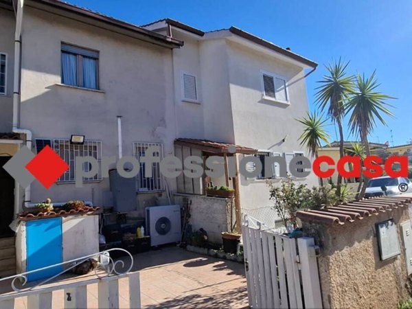 casa indipendente in vendita a Pomezia in zona Campo Selva