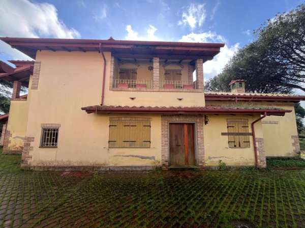 casa indipendente in vendita a Pomezia in zona Santa Palomba