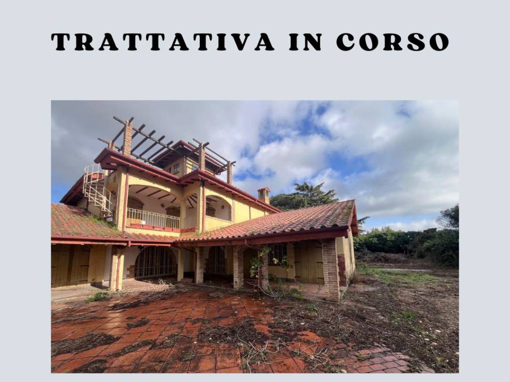 casa indipendente in vendita a Pomezia in zona Santa Palomba