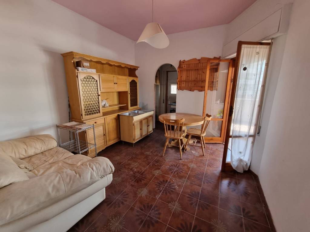 appartamento in vendita a Pomezia in zona Torvaianica